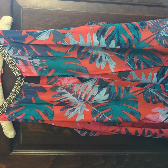 Jennifer Lopez sheer flowy blouse - Picture 3 of 5